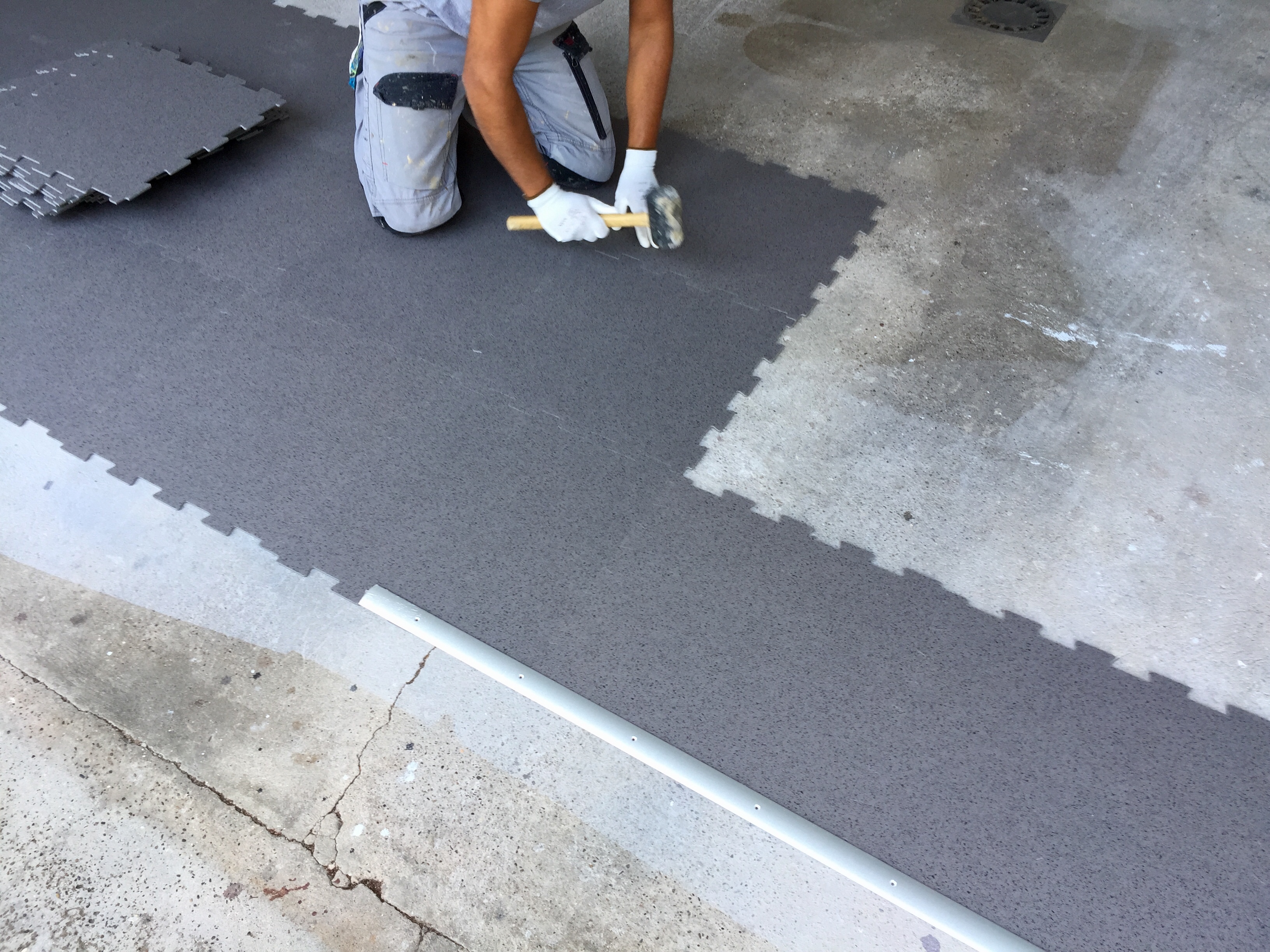 Pose de dalles PVC clipsables CREATION de Gerflor