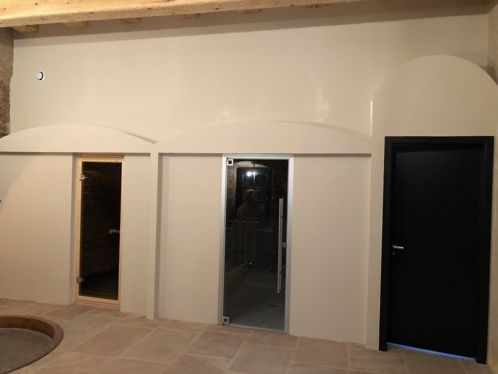 Rénovation d&rsquo;un mur dans un espace spa