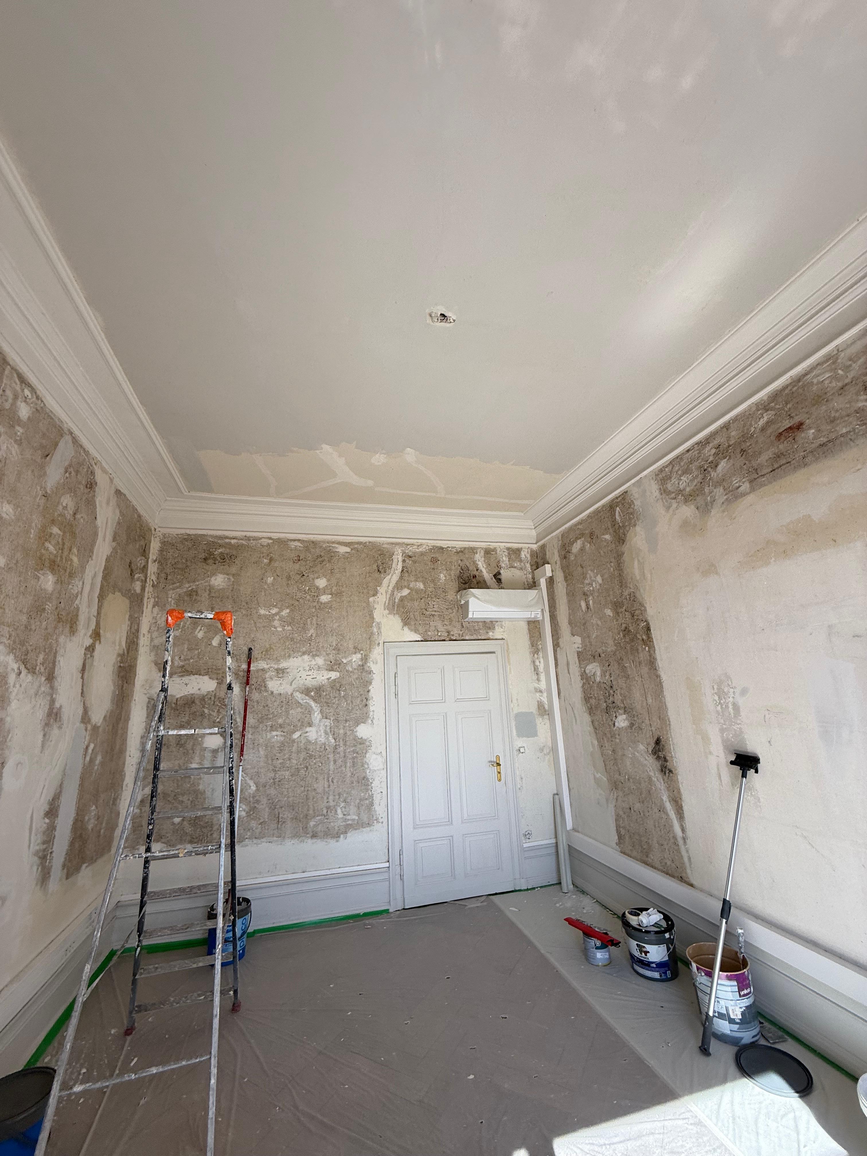 Rénovation de peinture intérieure : redonner tout son éclat à une pièce de caractère