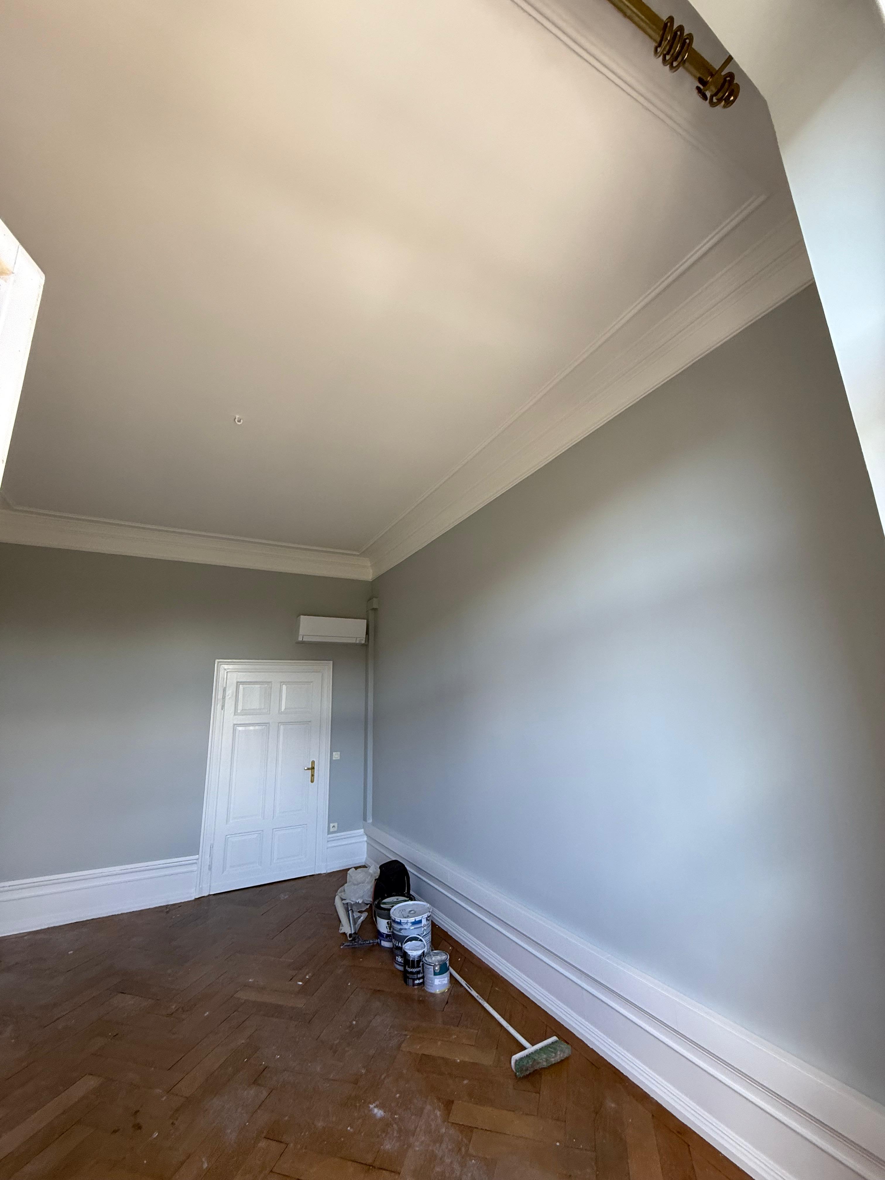 Rénovation de peinture intérieure : redonner tout son éclat à une pièce de caractère